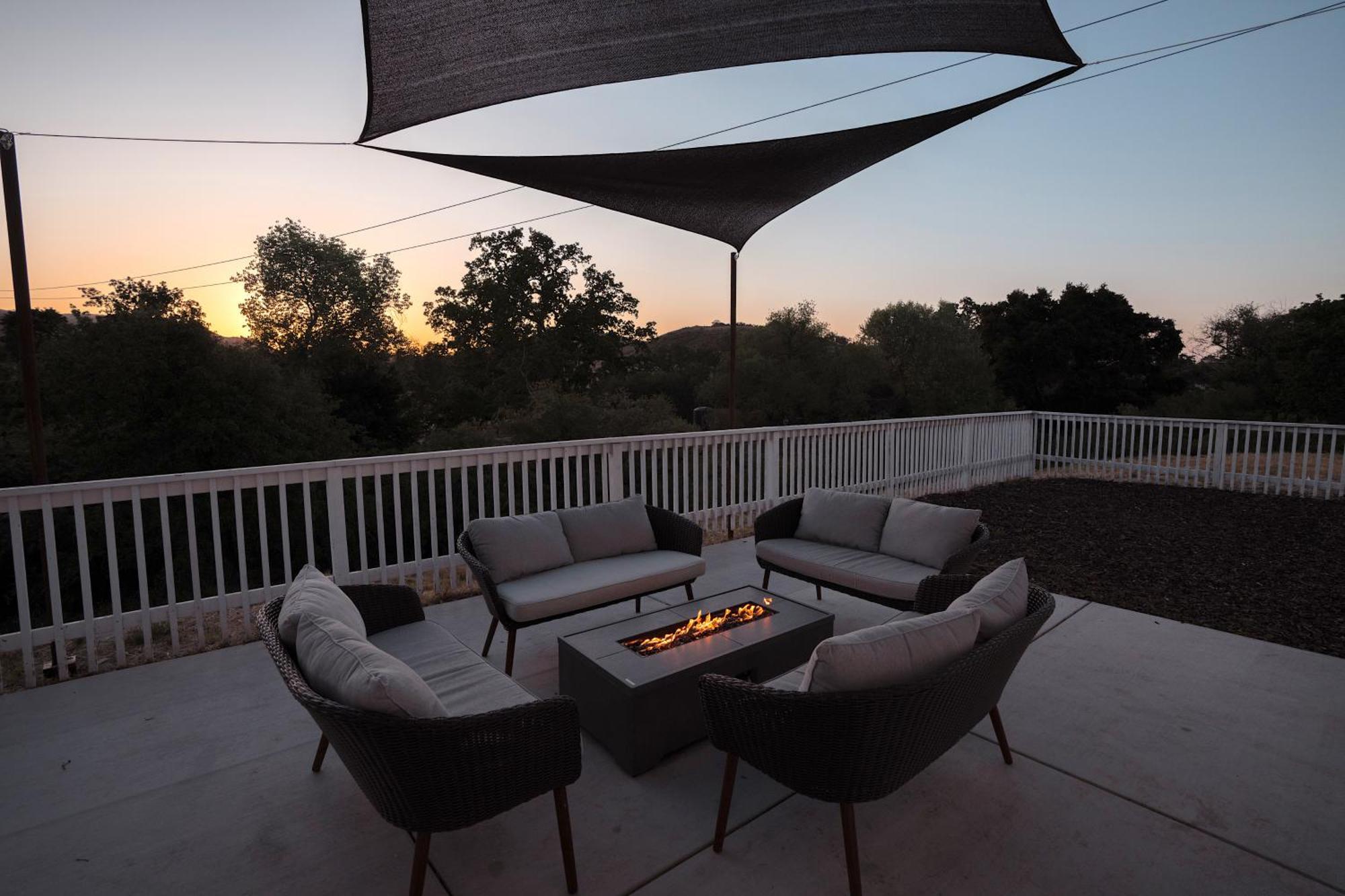 Wine Country Modern Farmhouse With Heated Pool, Hot Tub, Cybertruck Paso Robles Exterior photo